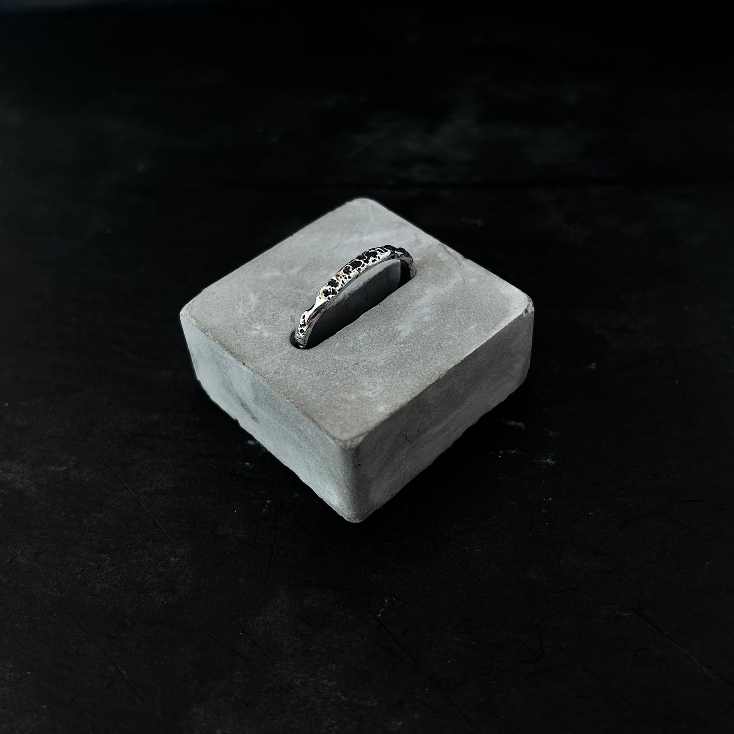 [ HATCH ] • Basic carved 925 ring