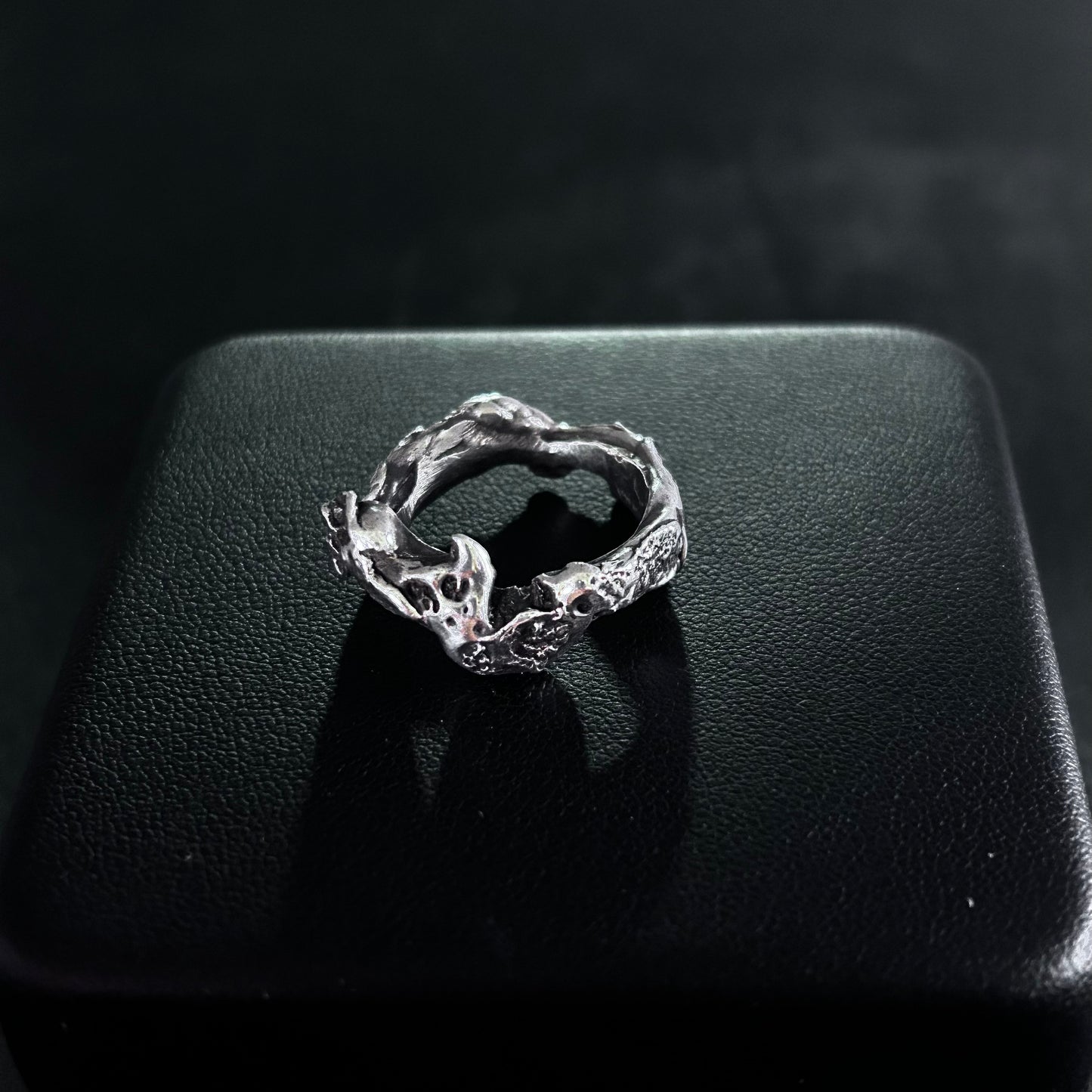 [ KUYU ] • Melted chunk.II 925 ring