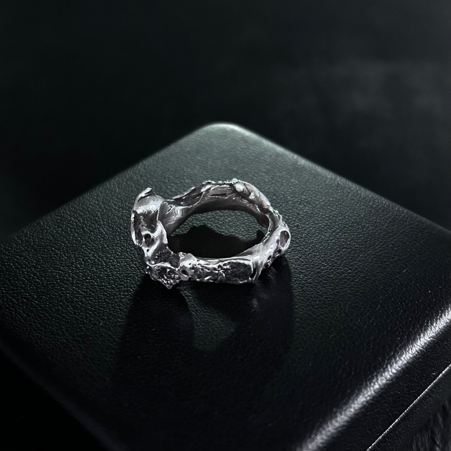 [ KUYU ] • Melted chunk.II 925 ring