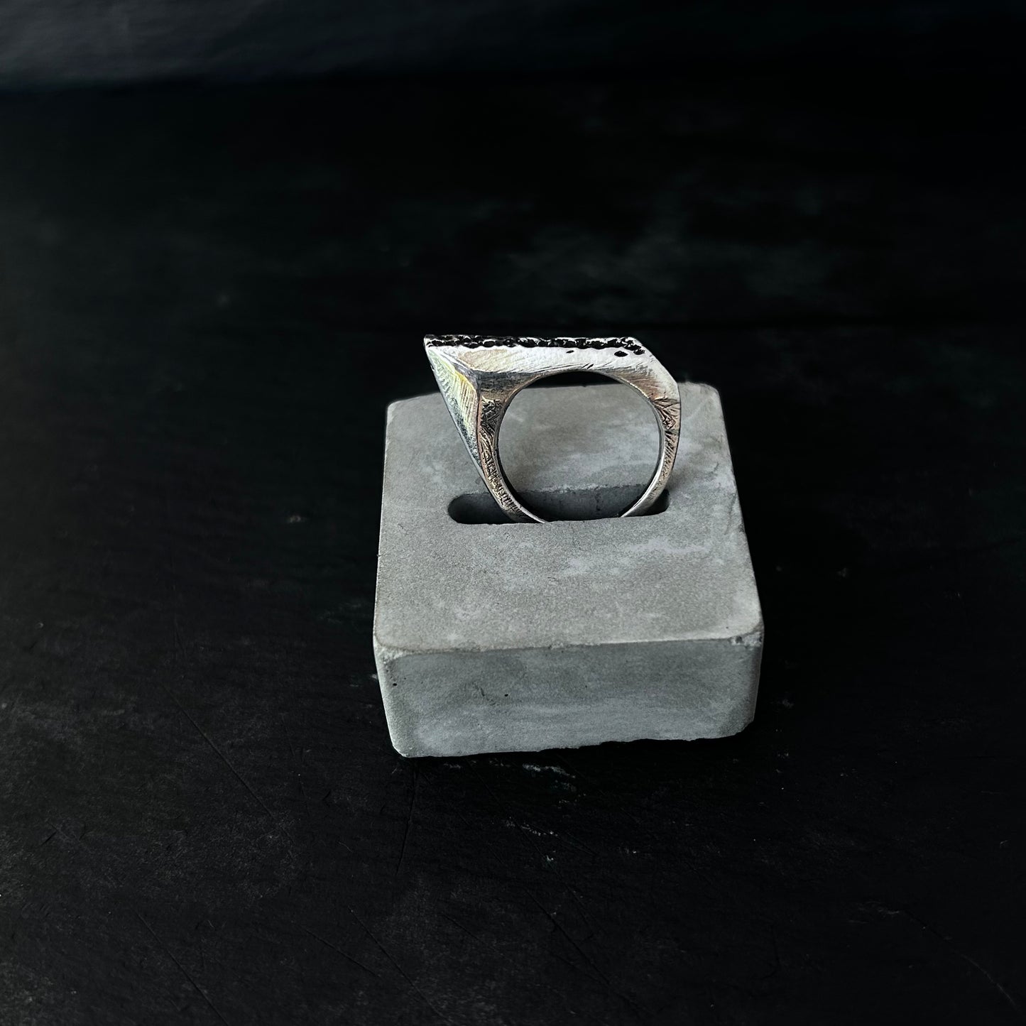 [RIKU]• pointed half stamp 925 ring